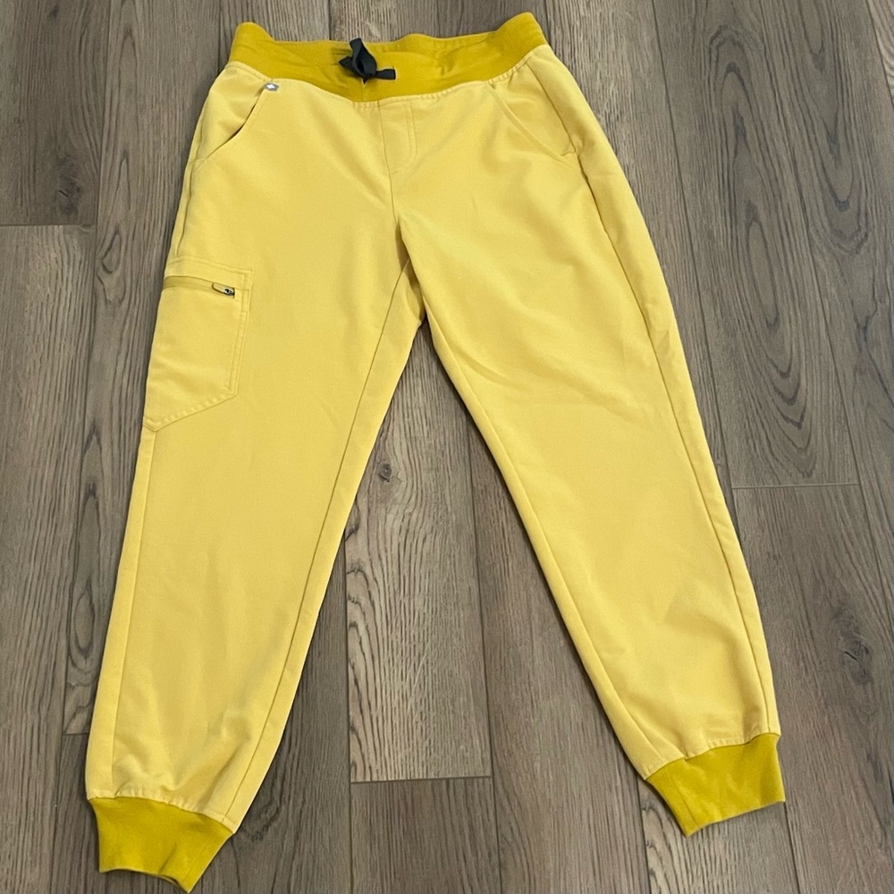 Figs Zamora 2.0 Jogger‎ Scrub Pants Womens Small Tall Gold Limited Edition